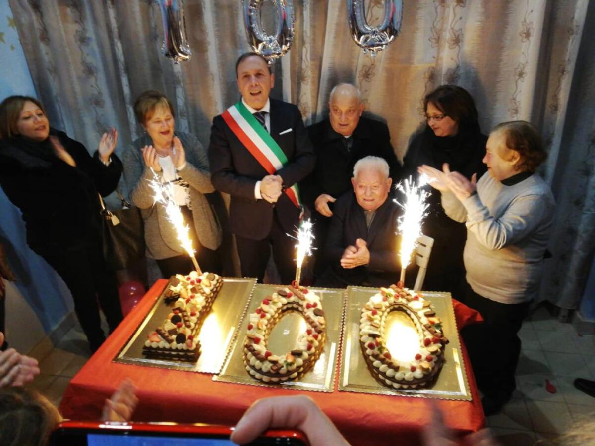 PATERNO': FESTA PER I 100 ANNI DI NONNO GIOACCHINO - 