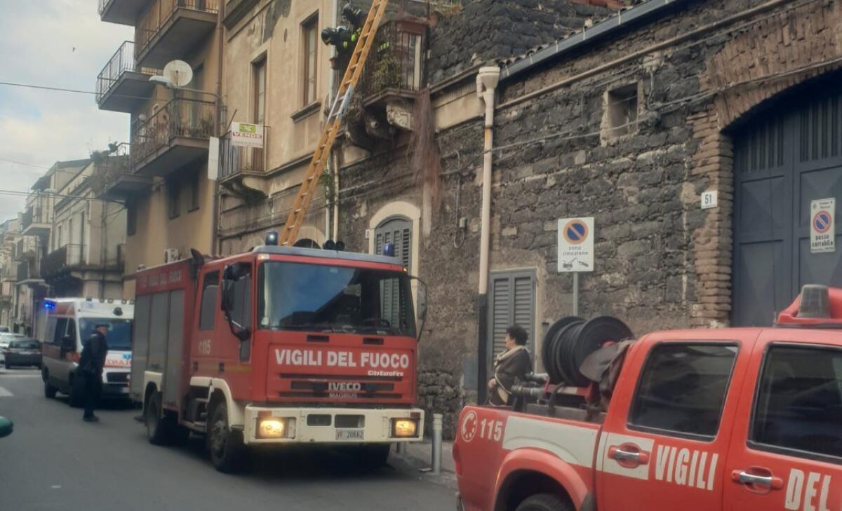 Paternò, non risponde da giorni, intervengono CC, Vvf e 118 - 