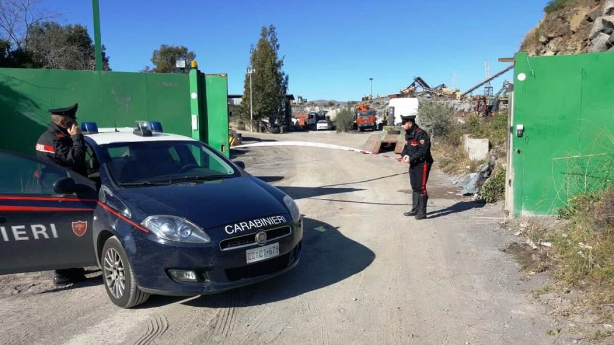 PATERNO': SEQUESTRATA CAVA PER LA LAVORAZIONE DELLA PIETRA LAVICA - 