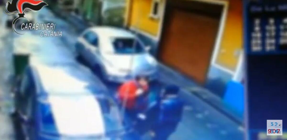 PATERNÒ: DISABILE BRUTALMENTE PICCHIATO PER AVER RECLAMATO IL POSTO AUTO RISERVATO AI PORTATORI DI HANDICAP - 