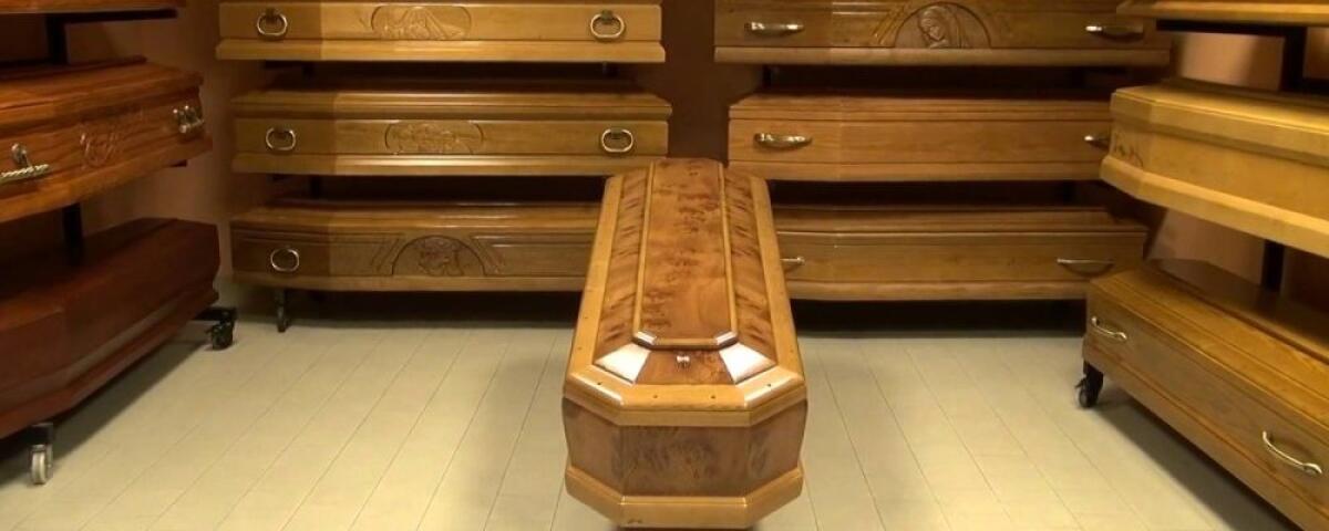 BOLOGNA: Infermieri "vendevano" i morti degli ospedali alle agenzie funebri, 200 euro per ogni defunto - 