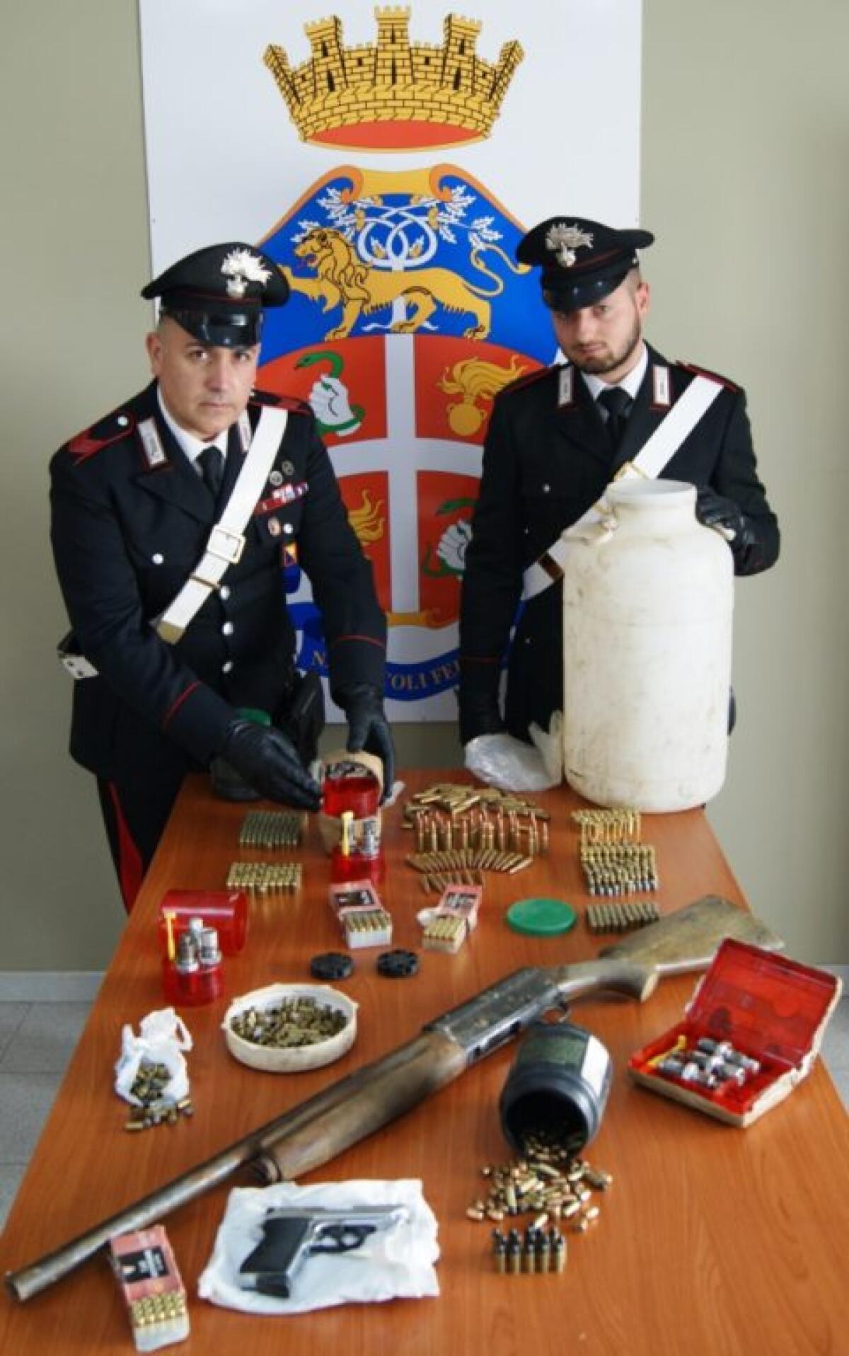 BIANCAVILLA: Armi clandestine nascoste in un terreno  un arresto - 