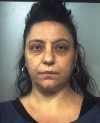 MISTERBIANCO: EVADE DAI DOMICILIARI PER ANDARE A RUBARE ALL’AUCHAN, ARRESTATA.