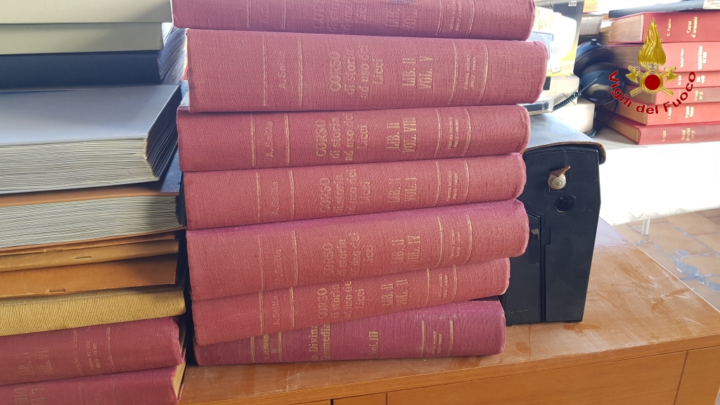 TERREMOTO, VIGILI DEL FUOCO RECUPERANO PIANOFORTE E LIBRI