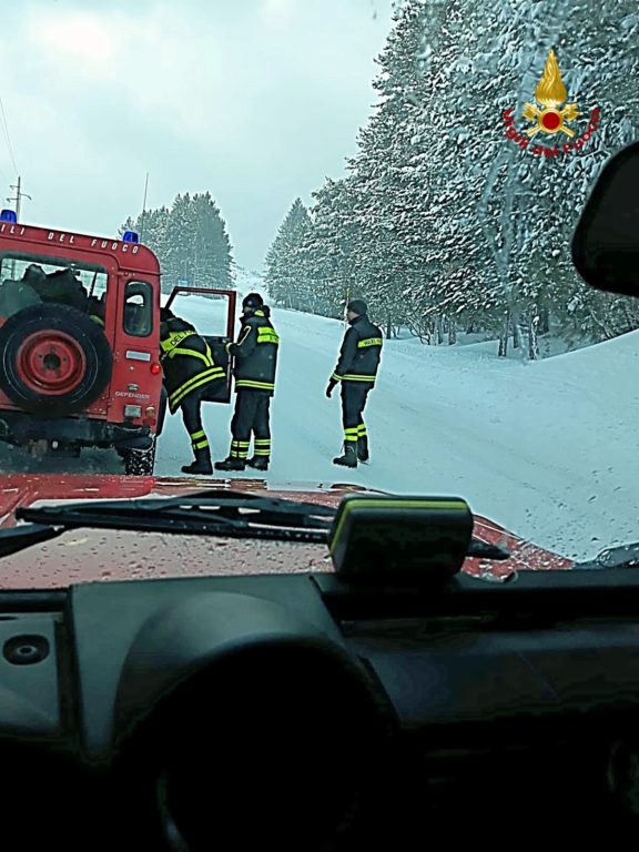 PIANO PROVENZANA: SALVATE DAI VIGILI DEL FUOCO, TRE PERSONE DISPERSE SULL’ETNA