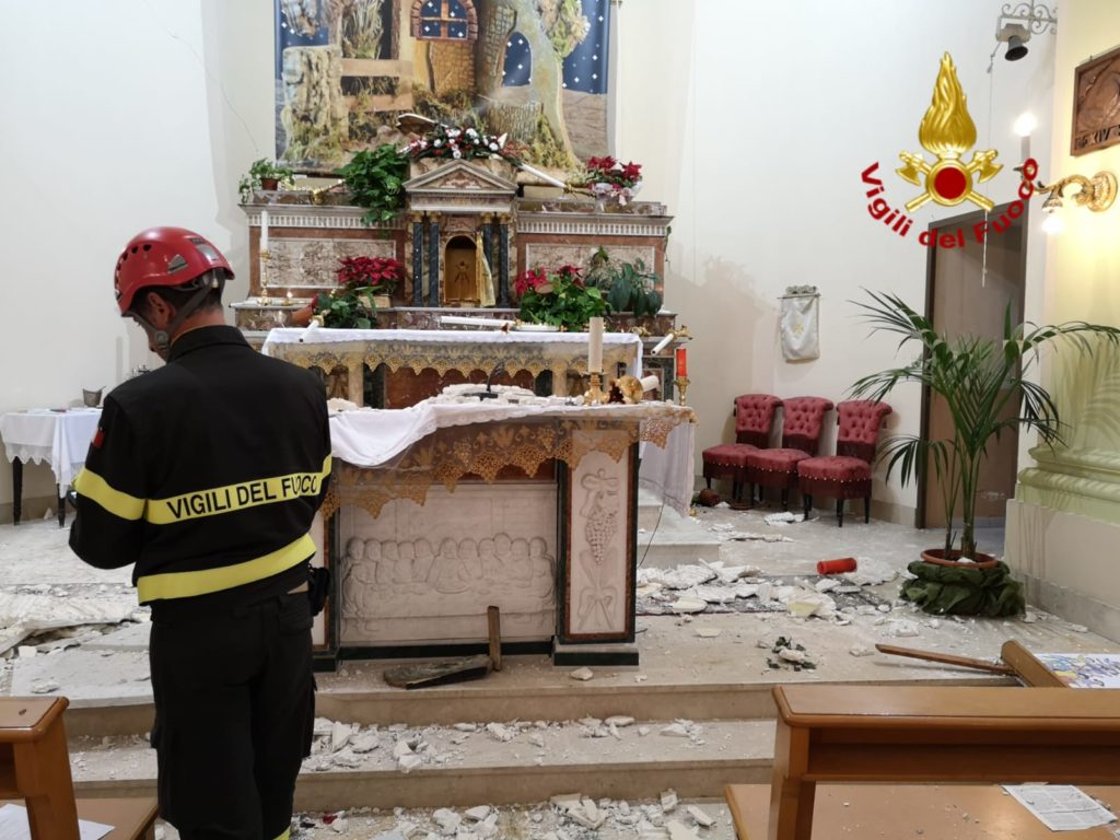 ACIREALE, ESEGUITI SOPRALLUOGO E MESSA IN SICUREZZA DELLA CHIESA DI “SANTA MARIA DELLE GRAZIE”