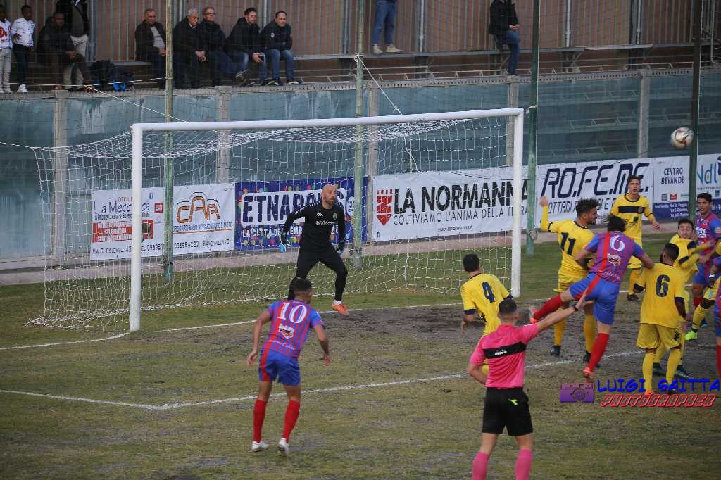 CALCIO: SOLO UN PARI DEL DERBY TRA PATERNO' E BIANCAVILLA