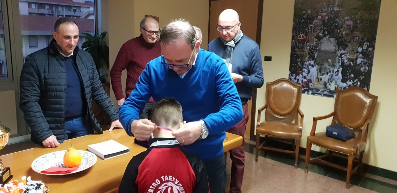 PREMIATI DAL SINDACO I GIOVANI DEL CENTRO SPORTIVO TAEKWONDO MARLETTA