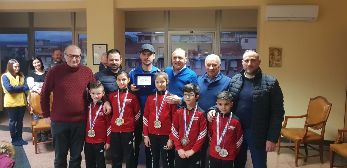 PREMIATI DAL SINDACO I GIOVANI DEL CENTRO SPORTIVO TAEKWONDO MARLETTA