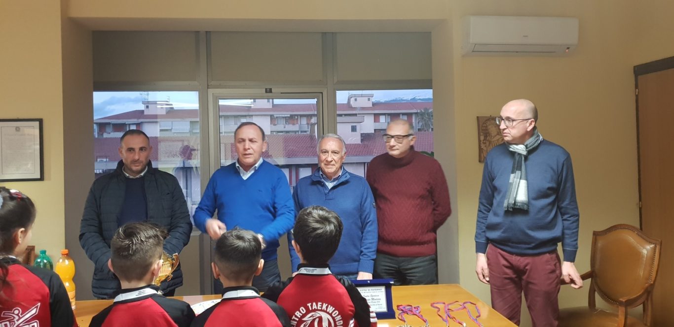 PREMIATI DAL SINDACO I GIOVANI DEL CENTRO SPORTIVO TAEKWONDO MARLETTA