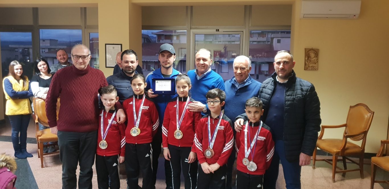 PREMIATI DAL SINDACO I GIOVANI DEL CENTRO SPORTIVO TAEKWONDO MARLETTA