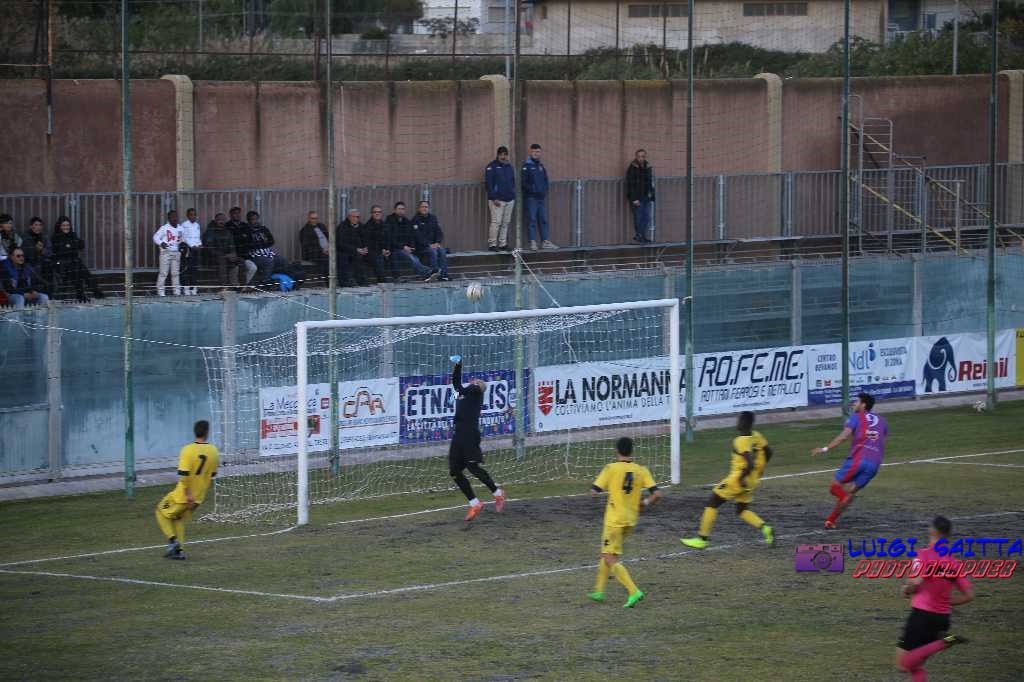 CALCIO: SOLO UN PARI DEL DERBY TRA PATERNO' E BIANCAVILLA