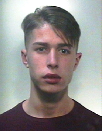 MASCALUCIA: Presi con le armi in pugno mentre rapinano un supermercato