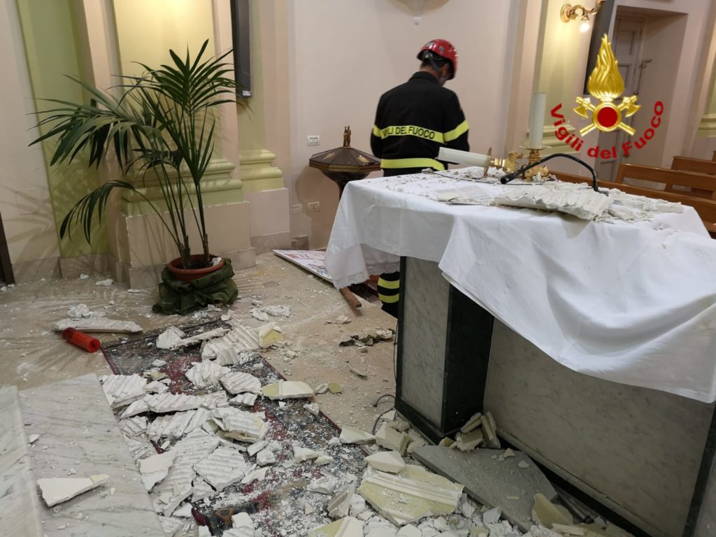 ACIREALE, ESEGUITI SOPRALLUOGO E MESSA IN SICUREZZA DELLA CHIESA DI “SANTA MARIA DELLE GRAZIE”