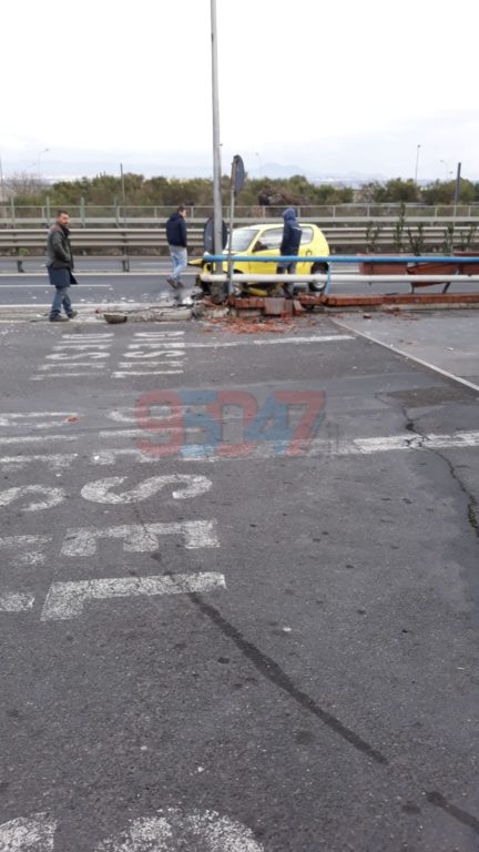 DOPPIO INCIDENTE STRADALE NELLA GIORNATA, CON DUE FERITI - FOTO