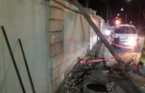 MOTTA SANT'ANASTASIA: AUTO CONTRO PALO DELLA LUCE