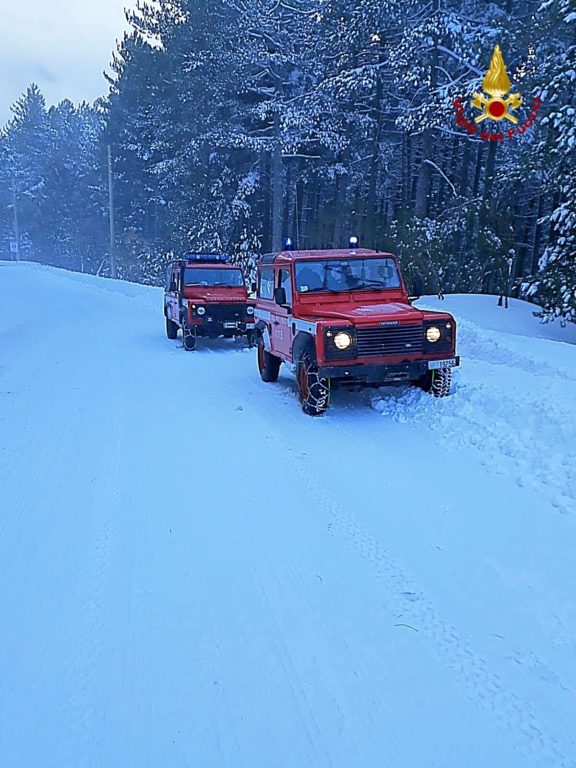 PIANO PROVENZANA: SALVATE DAI VIGILI DEL FUOCO, TRE PERSONE DISPERSE SULL’ETNA