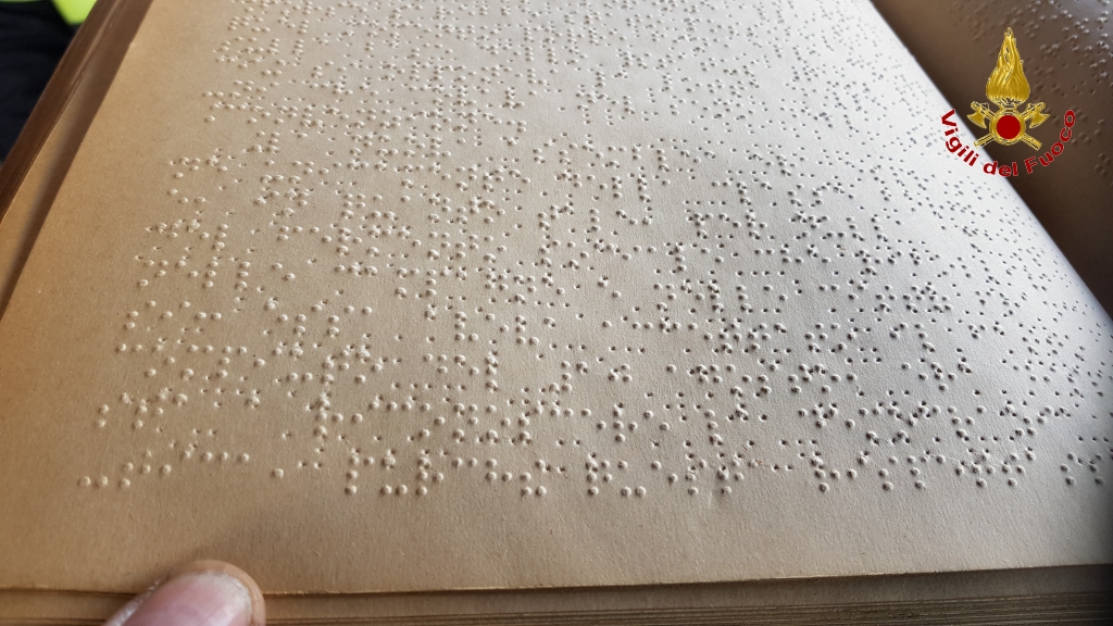 TERREMOTO, VIGILI DEL FUOCO RECUPERANO PIANOFORTE E LIBRI