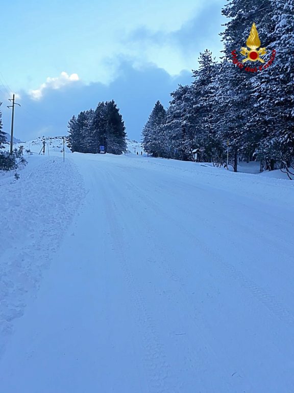 PIANO PROVENZANA: SALVATE DAI VIGILI DEL FUOCO, TRE PERSONE DISPERSE SULL’ETNA