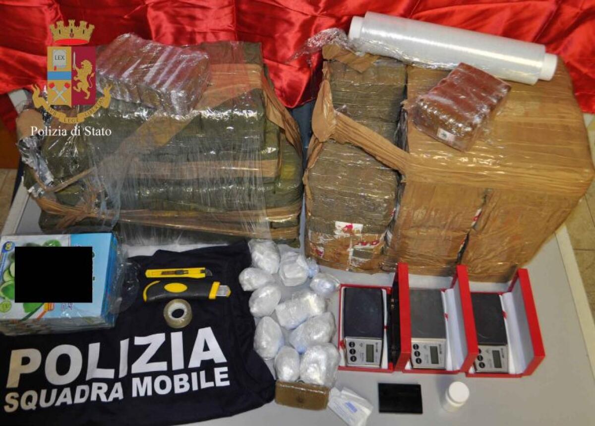 RAGUSA: SEQUESTRATI 50 CHILI DI HASHISH, TRE ARRESTI - 