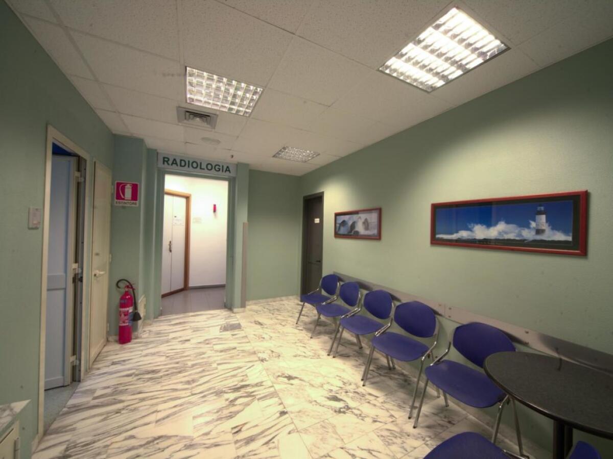 ESAMI CLINICI FATTI ‘A OCCHIO’ PER INTASCARE IL RIMBORSO: SOSPESI MEDICI E AMMINISTRATORI DI UNA CLINICA - 