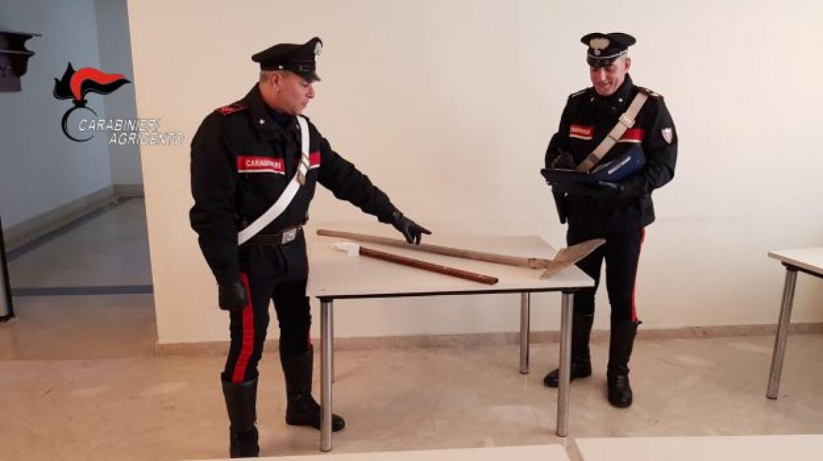 SCOPPIA UNA RISSA IN UN CONDOMINIO A LICATA: 5 PERSONE ARRESTATE - 