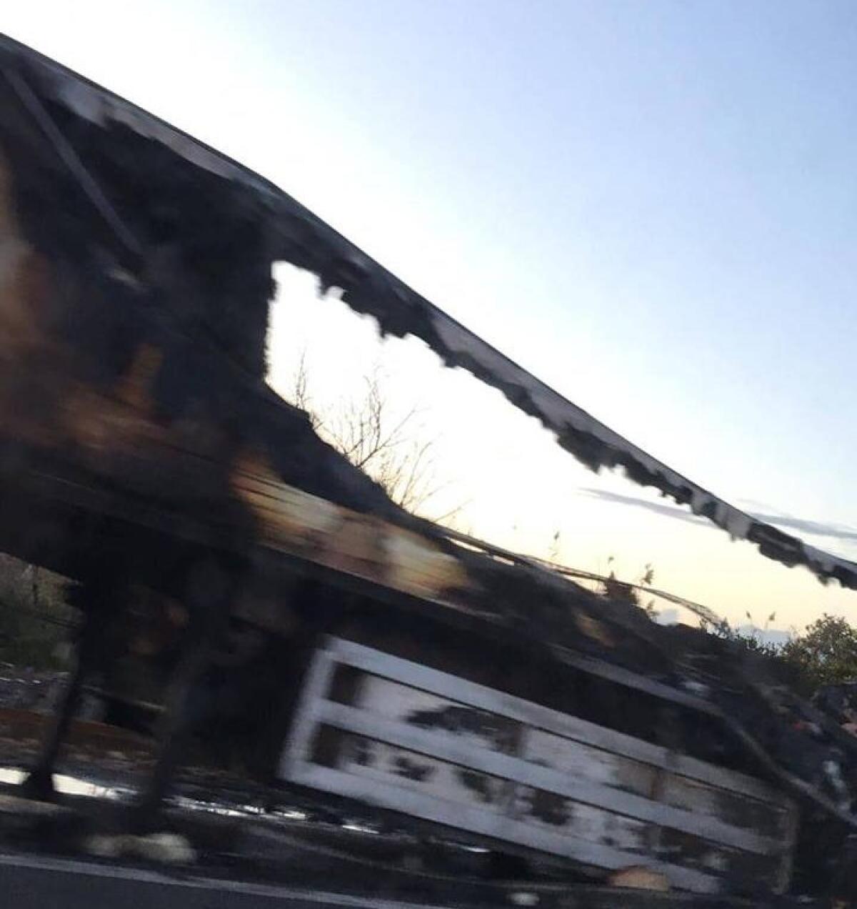 CAMION A FUOCO A GERBINI, NESSUN FERITO - 