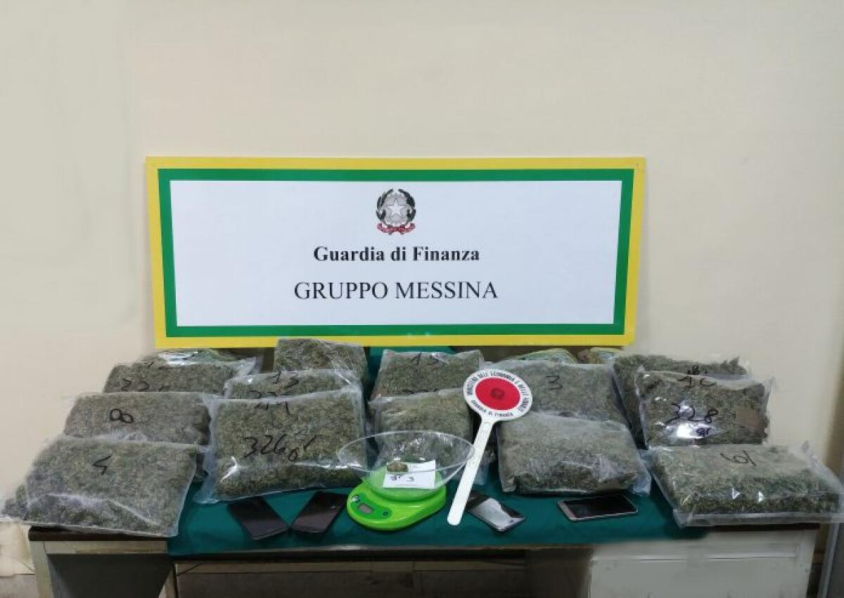 MESSINA: SEQUESTRATI 5 CHILI DI MARIJUANA,5 ARRESTI - 