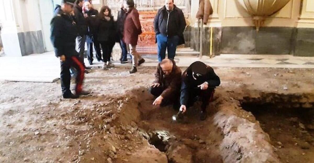 BRONTE, RINVENUTA UNA CRIPTA SOTTO LA CHIESA DEL ROSARIO - 