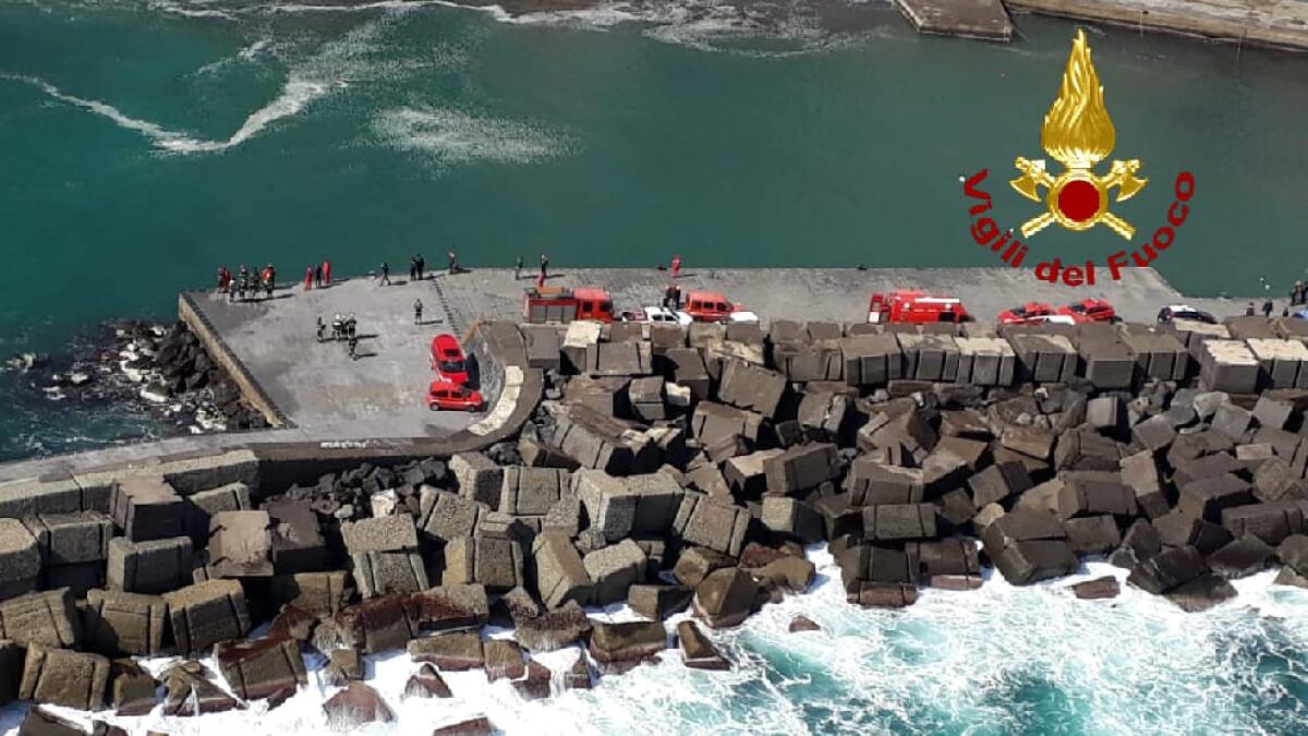 TRAGEDIA ACIREALE: SEGNALATA UNA SAGOMA IN MARE. RICERCHE IN CORSO - 