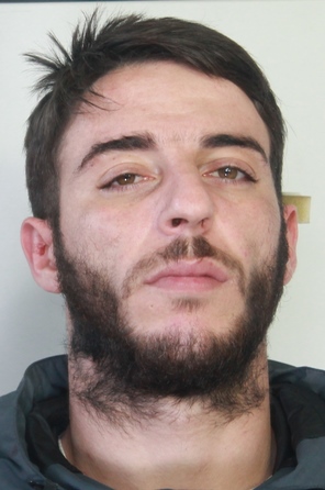 CATANIA: SVALIGIANO UN BAR SULLA SS 114, ARRESTATI