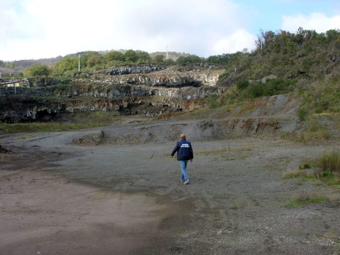 SEQUESTRATA CAVA ABUSIVA A NICOLOSI