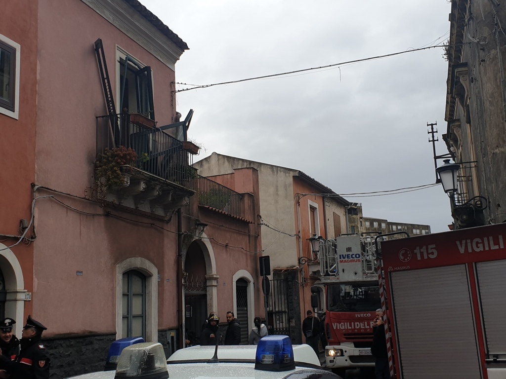 ESPLODE BOMBOLA DEL GAS, PAURA A SAN GIOVANNI LA PUNTA