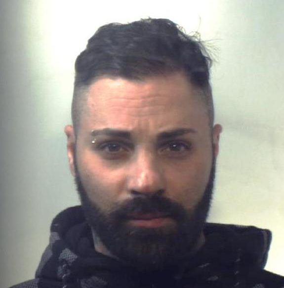 GRAVINA DI CATANIA. NASCONDEVANO 6 KG DI “FUMO” NEL GARAGE: ARRESTATI DUE FRATELLI