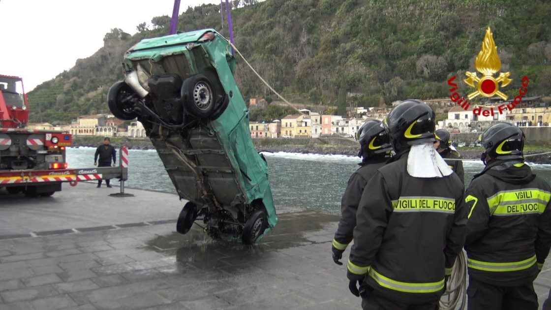 RECUPERATI DUE CADAVERI, CONTINUANO RICERCHE IN MARE PER TERZO DISPERSO