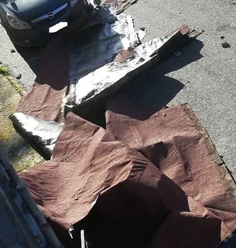 PATERNO': VENTO FORTE, VOLA VIA UN TETTO: DANNI AD AUTO