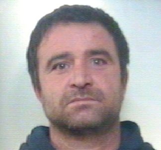 GRAMMICHELE:PRESI MENTRE RAZZIANO LE ROTAIE DELLE LINEA FERROVIARIA.