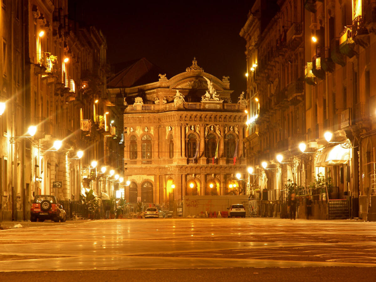 CATANIA: ACCOLTELLATO IN PIENO CENTRO, 21 ENNE PER RAPINA - 