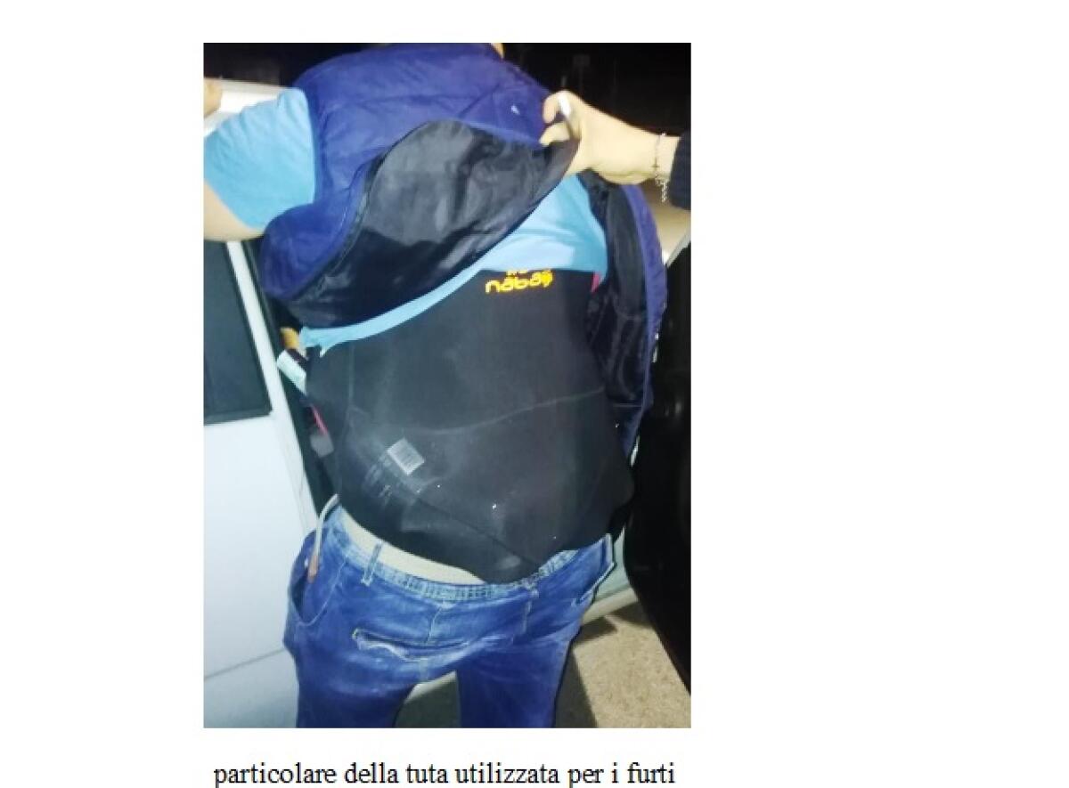 GRAMMICHELE: RUBAVANO AL SUPERMERCATO CON LA MUTA DA SUB - 