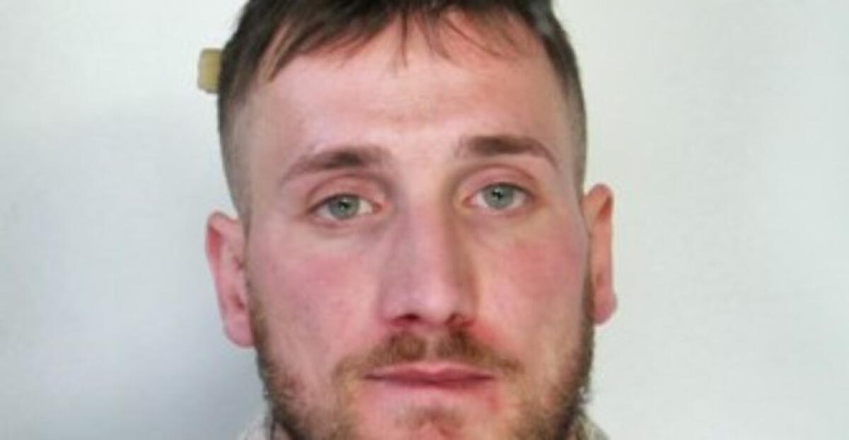 CATANIA: TRE CHILI DI 'ERBA' IN CAMERA, ARRESTATO DALLA POLIZIA - 