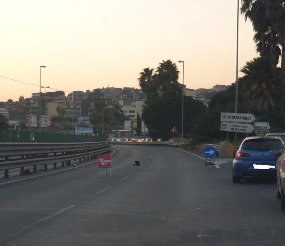 INCIDENTE STRADALE SS121, TRAFFICO DEVIATO - 