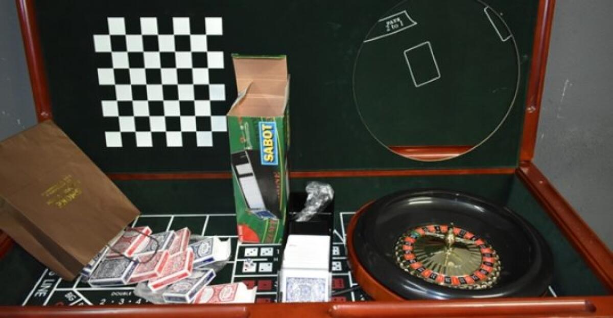 CATANIA: CASINO' ILLEGALE IN UN BAR, DENUNCIATO - 