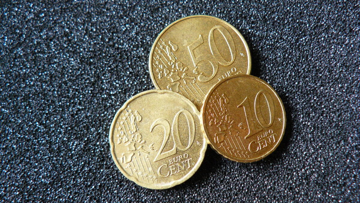 GELA: RUBANO 80 CENT DA UNA FIAT PANDA, CONDANNATI A 8 MESI DI VOLONTARIATO - 