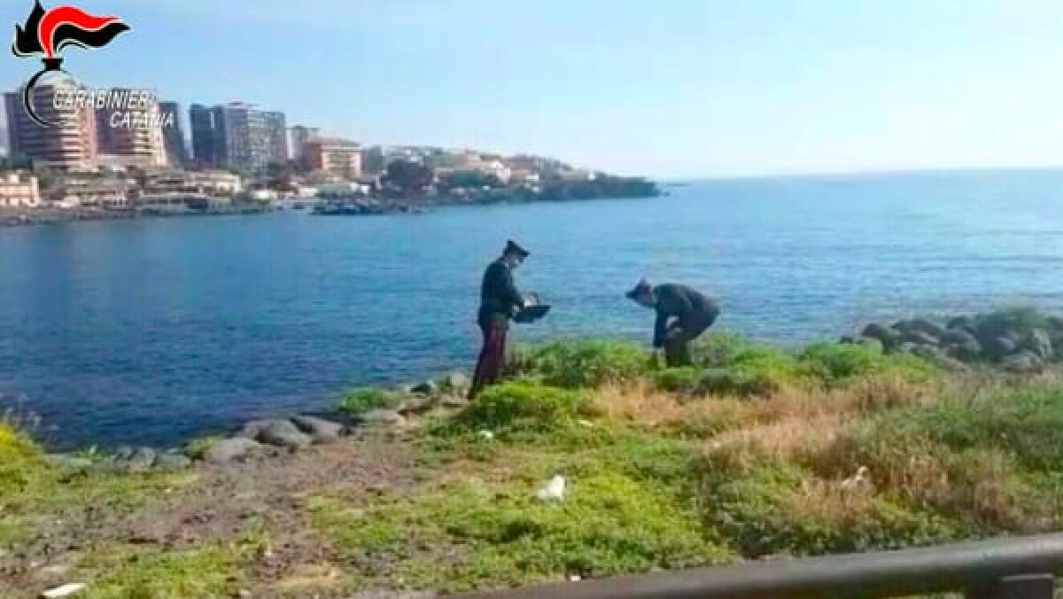 “AIUTAMI, CI SONO DEI RAGAZZI”. “NON POSSO, NON HO L’AUTO”: GLI AGGHIACCIANTI SMS ALL’AMICO DELLA 19ENNE STUPRATA DAL GRUPPO A CATANIA - 