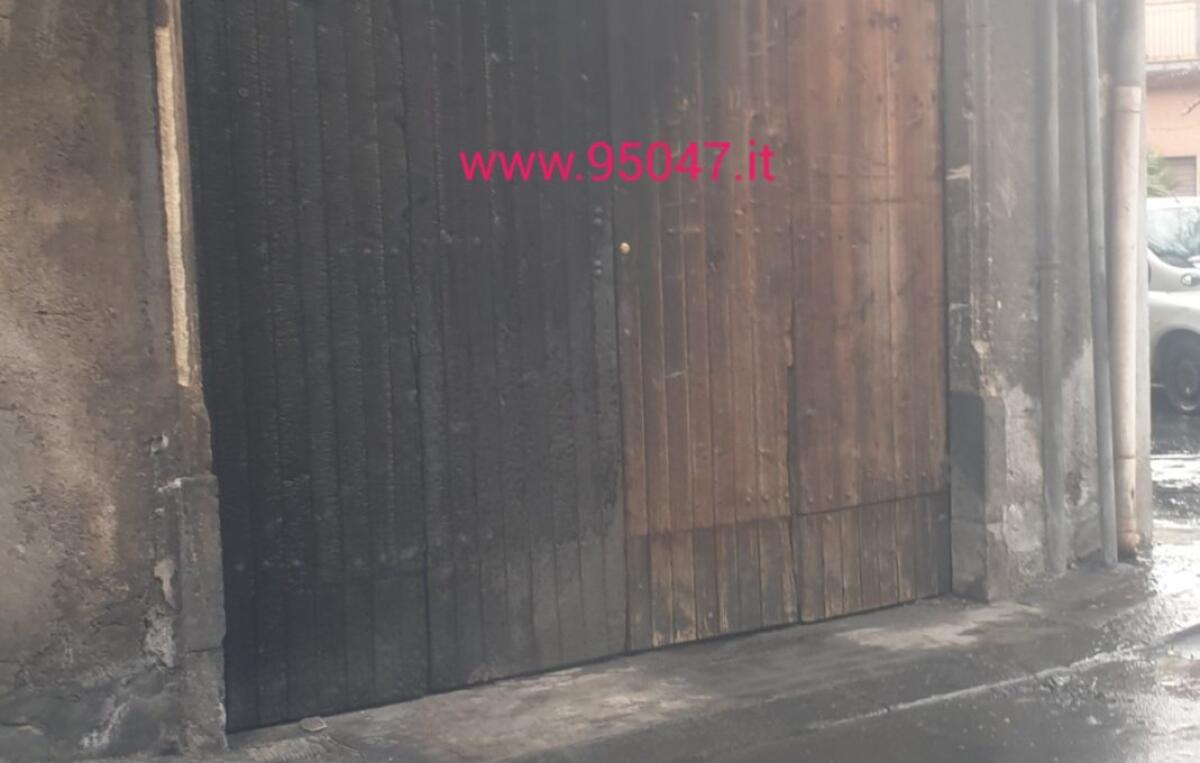 PATERNO’: DUE AUTO IN FIAMME NELLA NOTTE - 