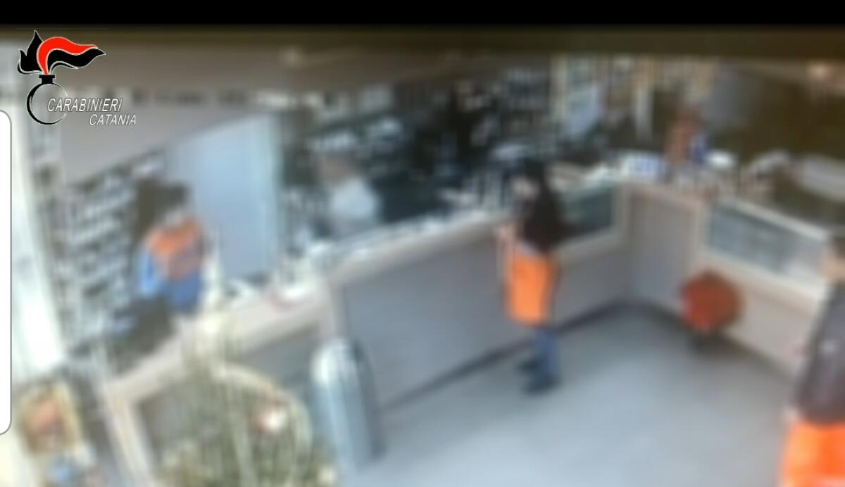 MISTERBIANCO: INDIVIDUATO ED ARRESTATO RAPINATORE SERIALE - 