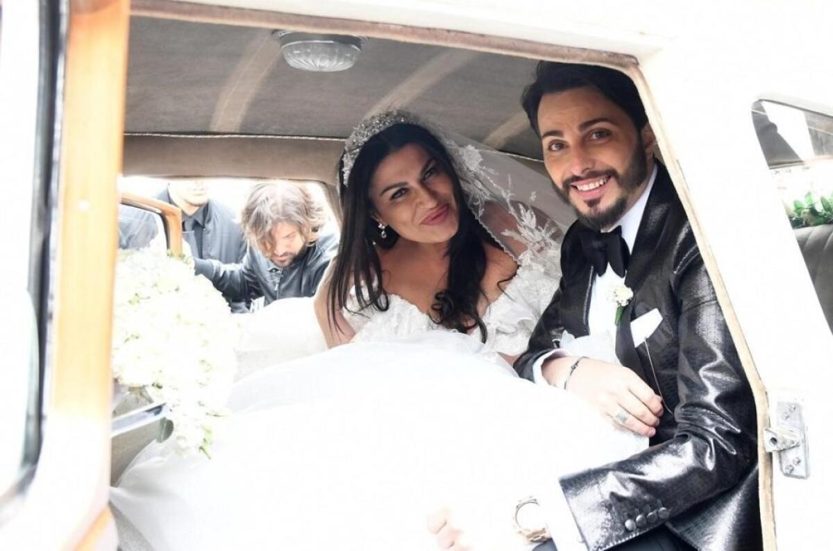 MEGA FESTA CON MULTE PER IL MATRIMONIO DI TONY COLOMBO E TINA RISPOLI - 