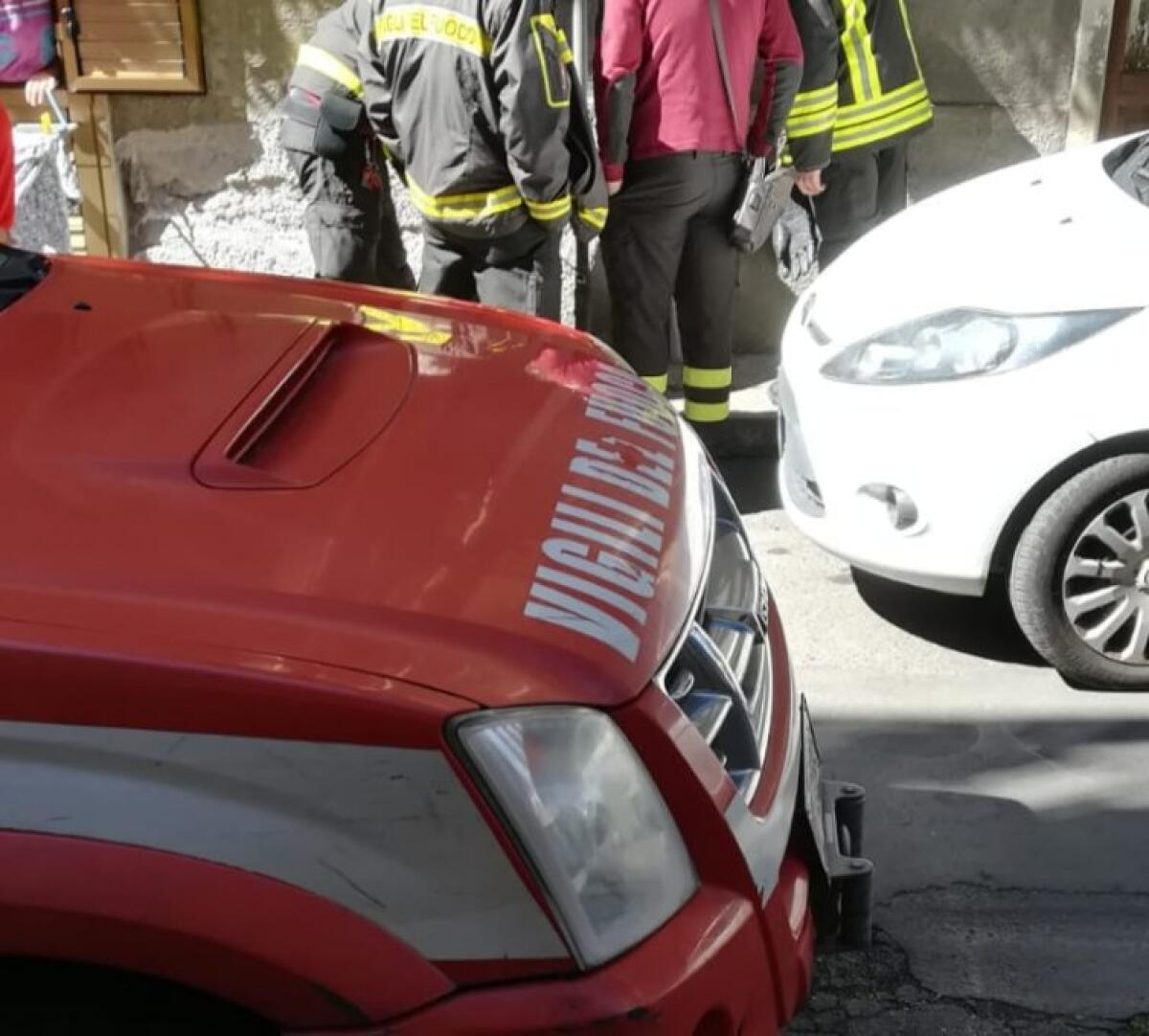 PATERNÒ: Fuga di gas in via Lecco. Intervento dei vigili del fuoco - 