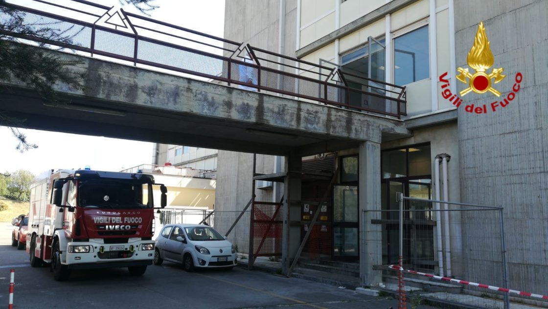 INCENDIO ALL’OSPEDALE DI ACIREALE: NESSUN FERITO