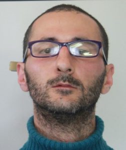 CATANIA, TENTA SCIPPO A UNA TURISTA: PASSANTI LO BLOCCANO